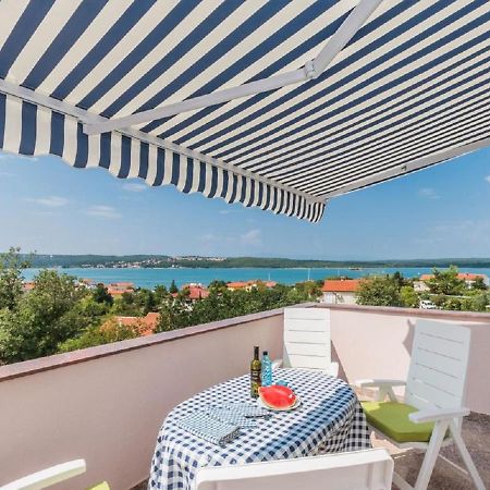 Apartment F-3 Климно Экстерьер фото